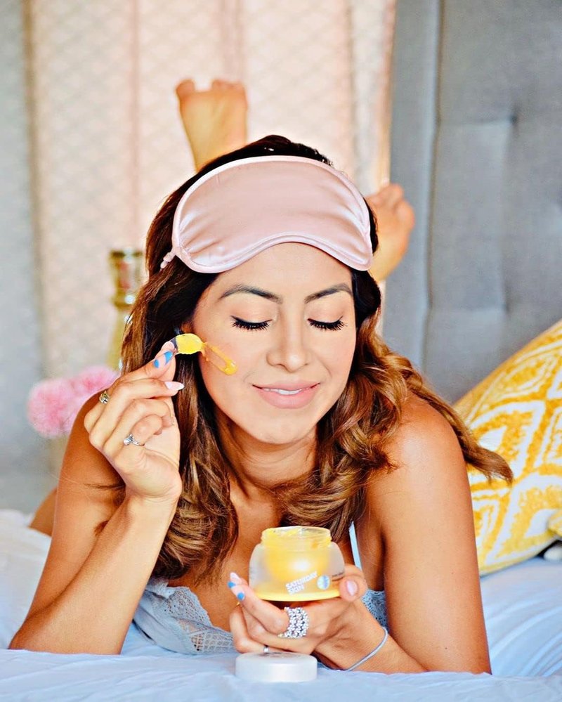 Saturday Skin Yuzu Vitamin C Overnight Sleep Mask Regenerist Retinol Ultra Rich Face Moisturizer Cream Smooth Skin and Reduce Wrinkles Ideal for All Skin Types