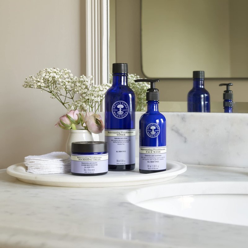Neal's Yard Remedies Rejuvinating Frankincense Toner, Facial Toning Lotion, Hydrates, Refines & Primes, Vegan & Cruelty-Free, 200ml