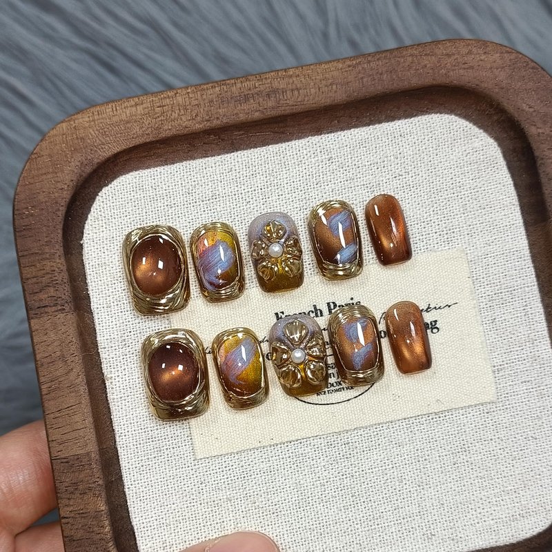 TENPAL Handmade Short Square Press on Nails with Kit,Golden Brown Chrome Hand-Sculpted Toffee Blooms & Gilded Edge Designs Glue on Nails,Glossy Sunset Metallic Cat Eye Fake Nails for Fall Winter(S)